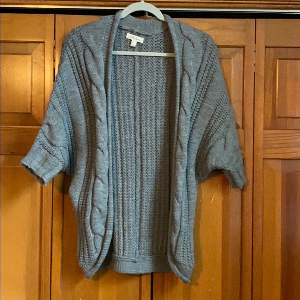 Wool gray short sleeve cardigan